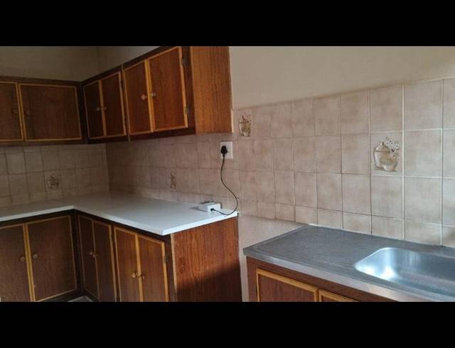 3 BEDROOM TOWNHOUSE FOR SALE IN LADYBRAND